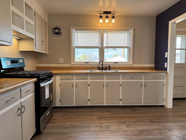 1105 Maudslay Ave, Pueblo, CO 81001