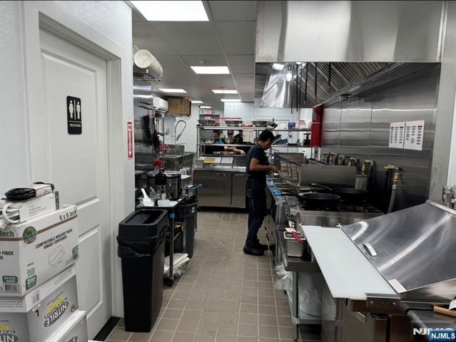 5014 Bergenline Avenue, West New York, NJ 07093