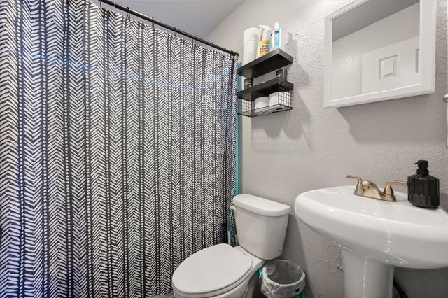 671 Robnett Road, Waxahachie, TX 75165