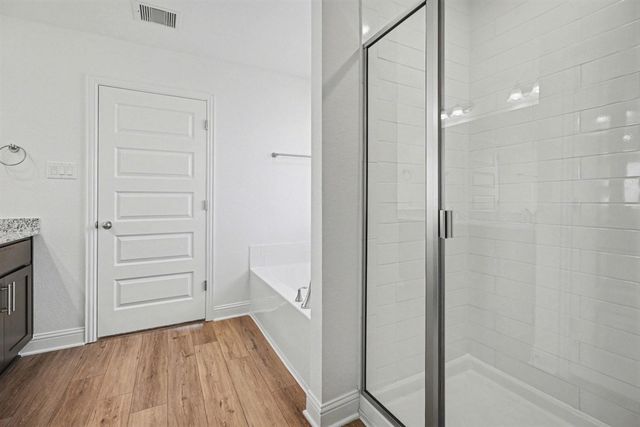 8 Gemstone Court, Angleton, TX 77515