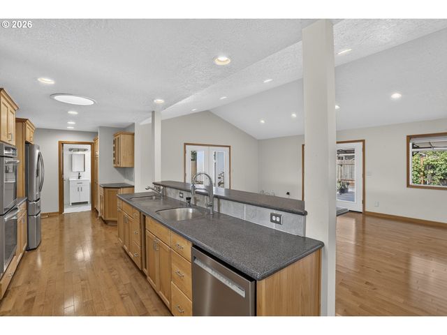51929 Se WOODMERE Ct, Scappoose, OR 97056