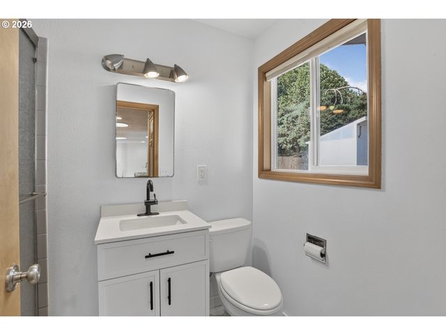 51929 Se WOODMERE Ct, Scappoose, OR 97056