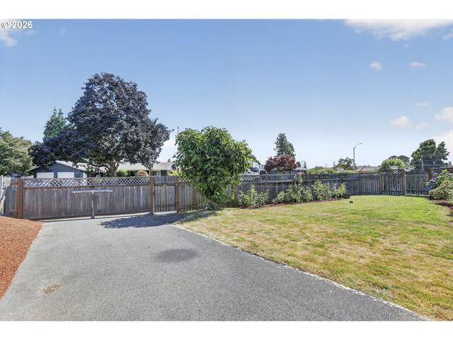 51929 Se WOODMERE Ct, Scappoose, OR 97056