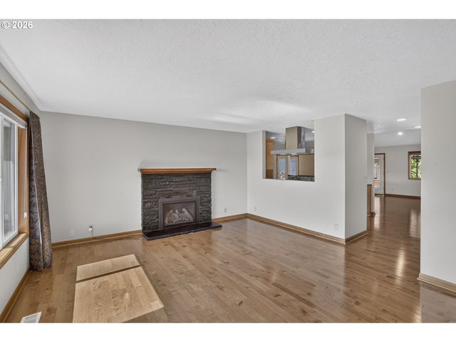 51929 Se WOODMERE Ct, Scappoose, OR 97056