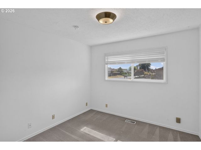 51929 Se WOODMERE Ct, Scappoose, OR 97056