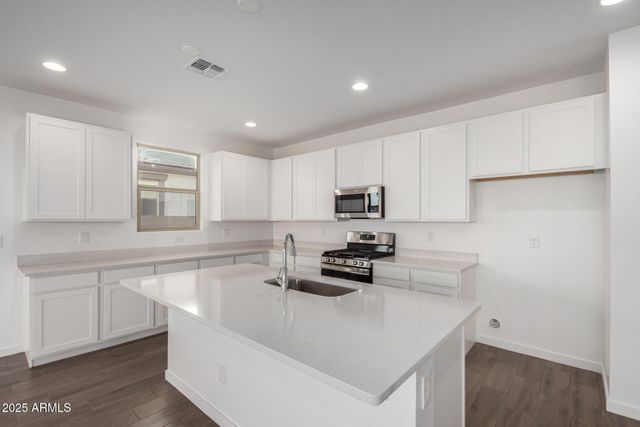 21581 N DANIEL Drive, Maricopa, AZ 85138
