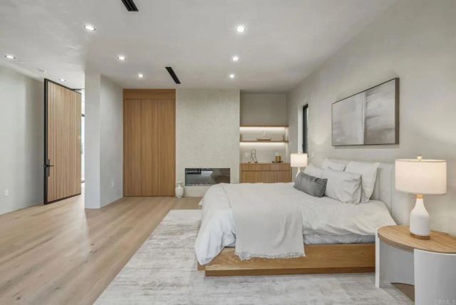 824 N Curson Avenue, Los Angeles, CA 90046