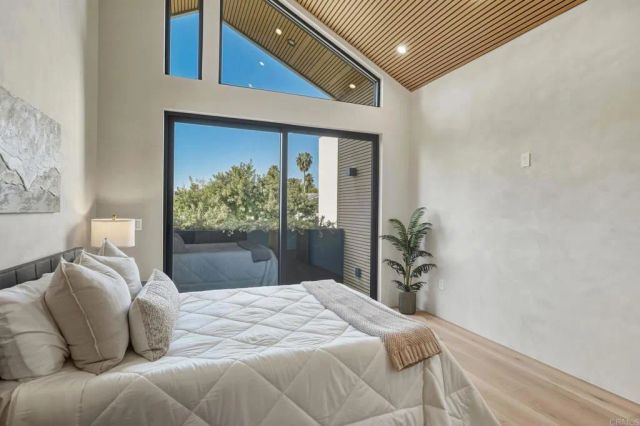 824 N Curson Avenue, Los Angeles, CA 90046