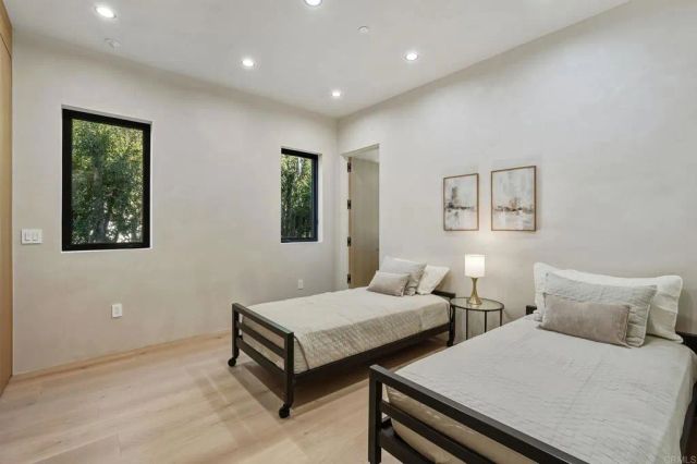 824 N Curson Avenue, Los Angeles, CA 90046