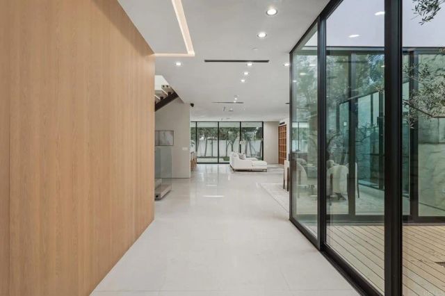 824 N Curson Avenue, Los Angeles, CA 90046