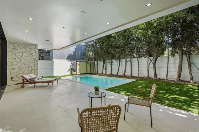 824 N Curson Avenue, Los Angeles, CA 90046