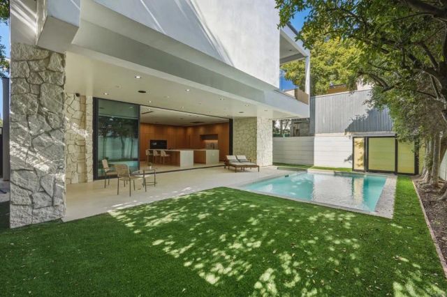 824 N Curson Avenue, Los Angeles, CA 90046