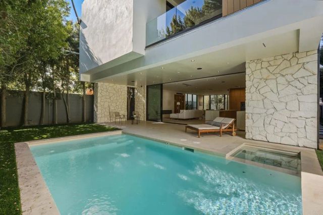 824 N Curson Avenue, Los Angeles, CA 90046