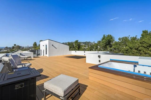 824 N Curson Avenue, Los Angeles, CA 90046