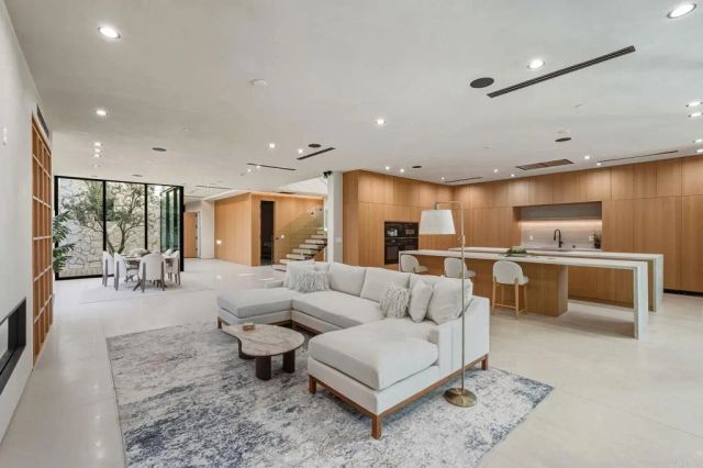 824 N Curson Avenue, Los Angeles, CA 90046