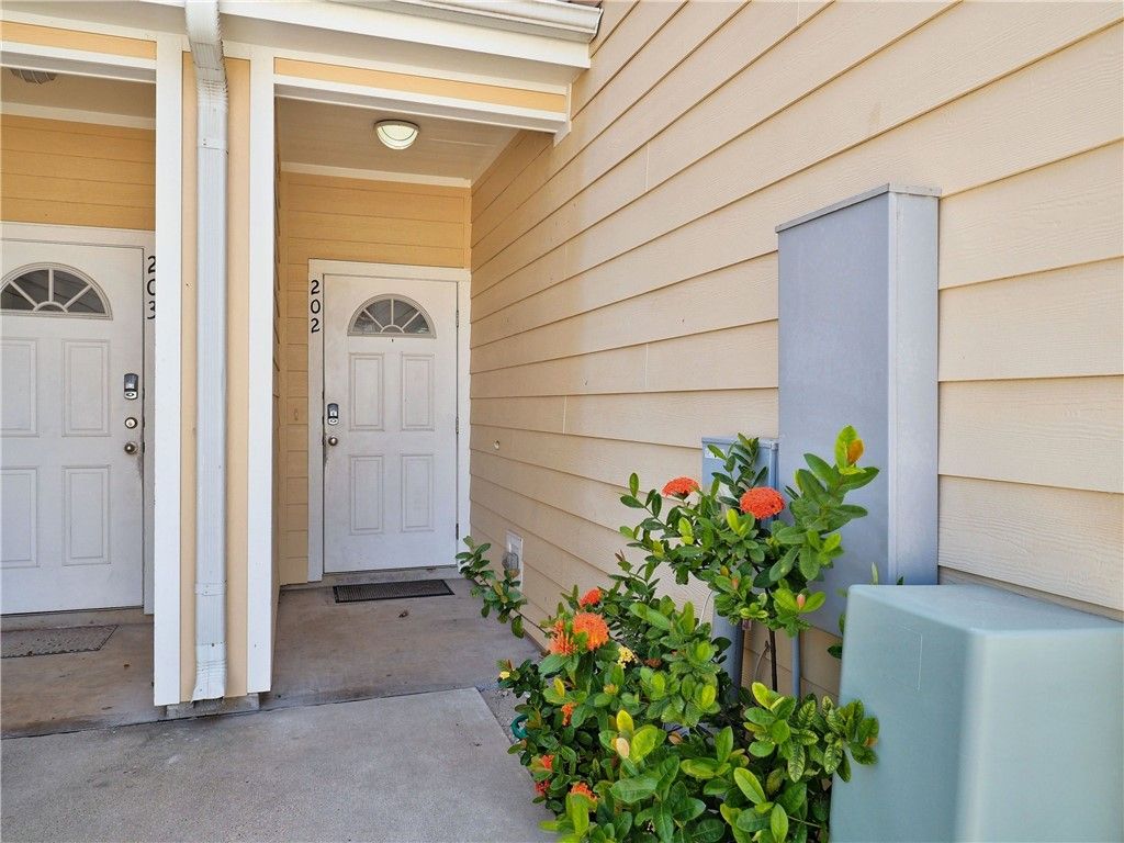 1813 S 11th St 202, Port Aransas, TX 78373 — photo 3