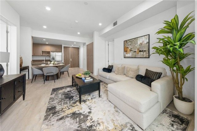 168 S Monterey Street 502, Alhambra, CA 91801