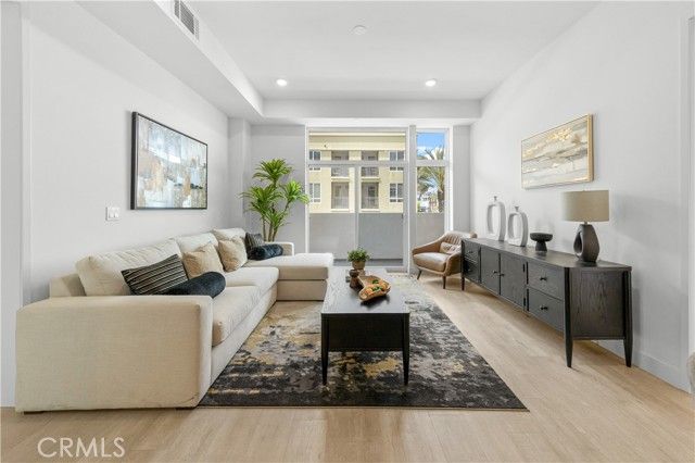 168 S Monterey Street 502, Alhambra, CA 91801