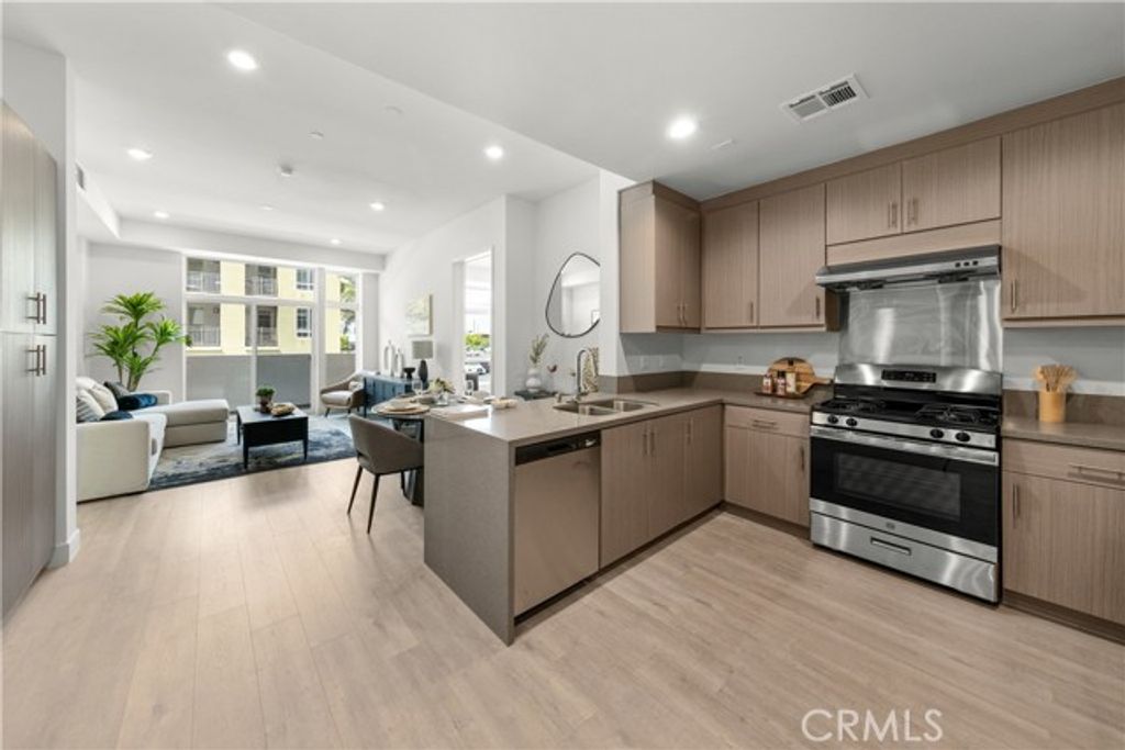 168 S Monterey Street 502, Alhambra, CA 91801