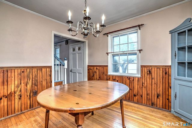 8 Meadow Circle Road, Branford, CT 06405