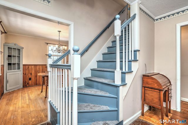 8 Meadow Circle Road, Branford, CT 06405