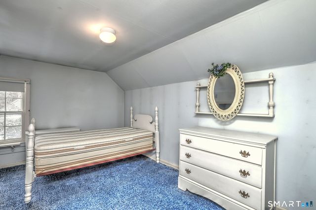 8 Meadow Circle Road, Branford, CT 06405