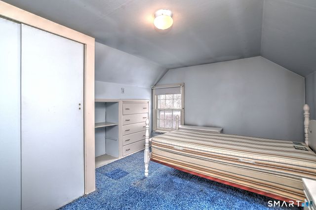 8 Meadow Circle Road, Branford, CT 06405