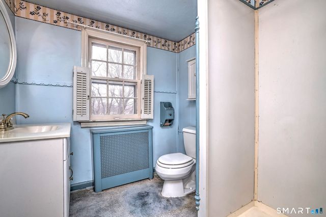 8 Meadow Circle Road, Branford, CT 06405