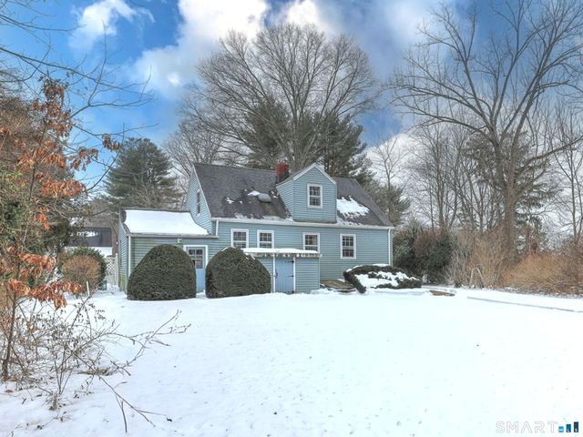 8 Meadow Circle Road, Branford, CT 06405
