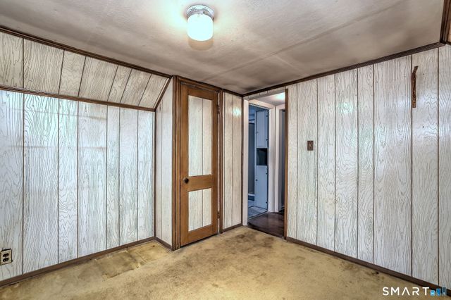 8 Meadow Circle Road, Branford, CT 06405