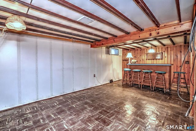 8 Meadow Circle Road, Branford, CT 06405