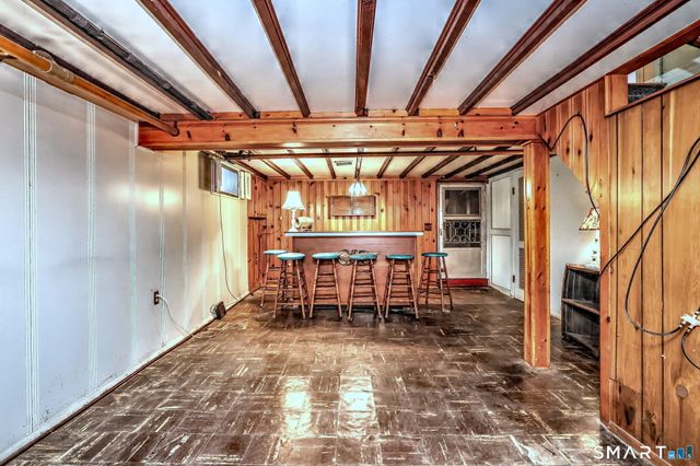 8 Meadow Circle Road, Branford, CT 06405