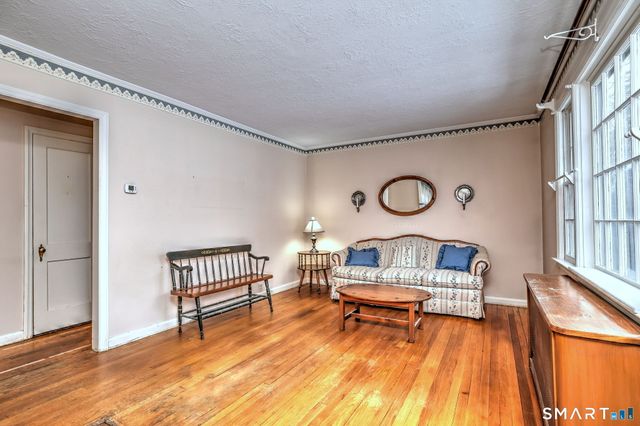 8 Meadow Circle Road, Branford, CT 06405