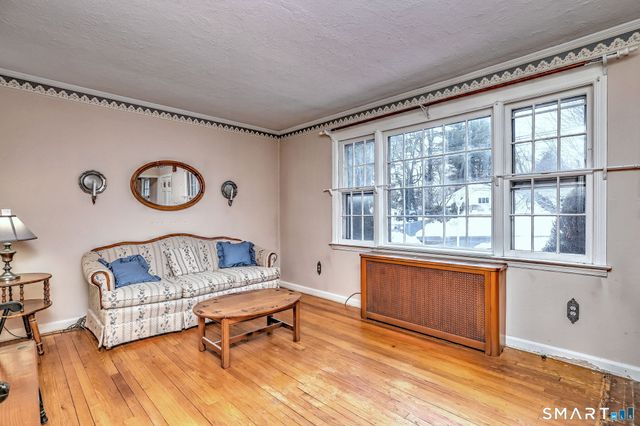 8 Meadow Circle Road, Branford, CT 06405