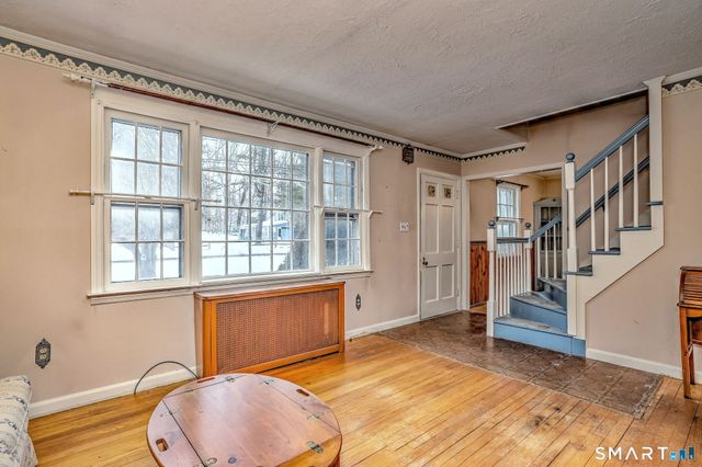 8 Meadow Circle Road, Branford, CT 06405