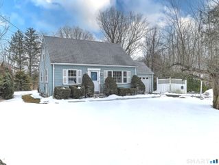8 Meadow Circle Road, Branford, CT 06405