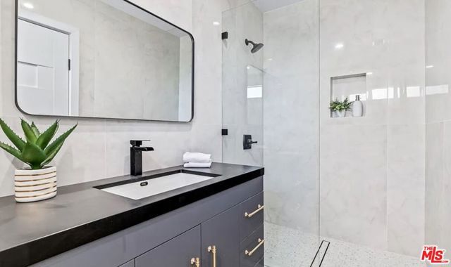 11625 Keswick Street, North Hollywood (los Angeles), CA 91605