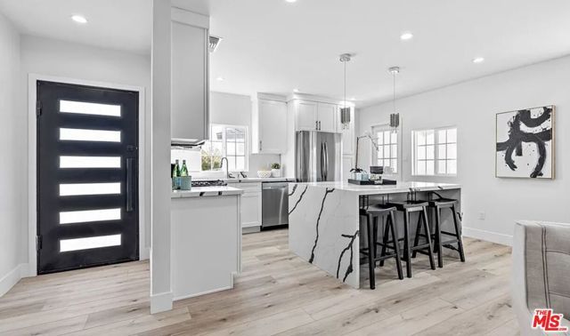 11625 Keswick Street, North Hollywood (los Angeles), CA 91605