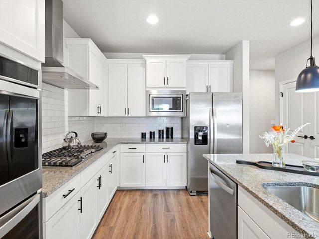 683 Stonebridge Dr, Longmont, CO 80503