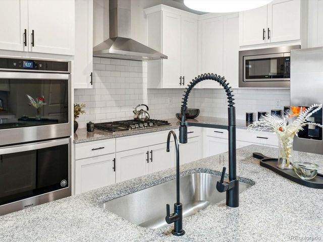 683 Stonebridge Dr, Longmont, CO 80503