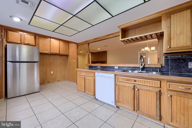 402 PHILMONT DR, Lancaster, PA 17601