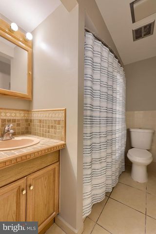 402 PHILMONT DR, Lancaster, PA 17601