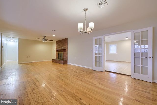 402 PHILMONT DR, Lancaster, PA 17601