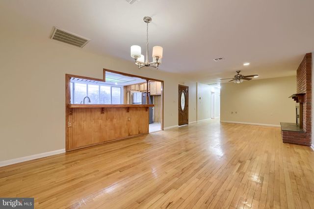 402 PHILMONT DR, Lancaster, PA 17601