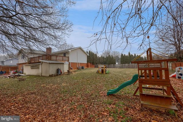 402 PHILMONT DR, Lancaster, PA 17601