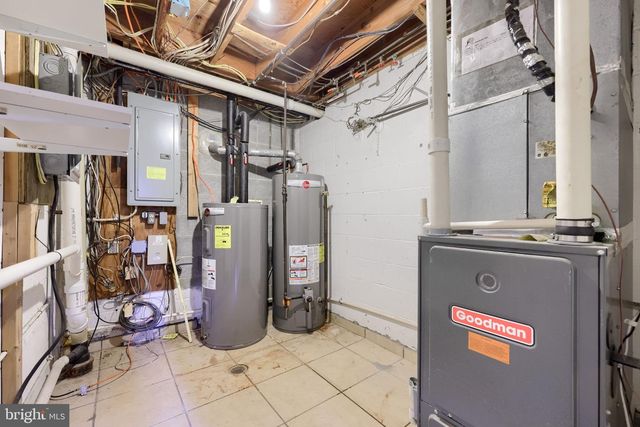 402 PHILMONT DR, Lancaster, PA 17601