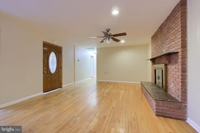 402 PHILMONT DR, Lancaster, PA 17601