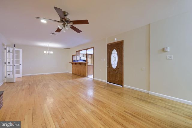 402 PHILMONT DR, Lancaster, PA 17601