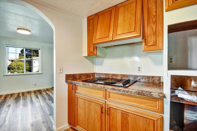 17 Pepperwood Way, Soquel, CA 95073