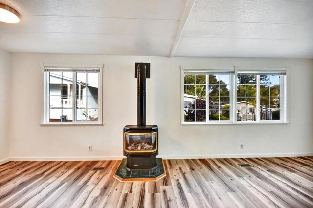 17 Pepperwood Way, Soquel, CA 95073